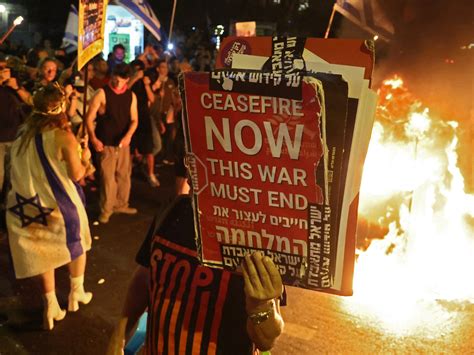 ‘All of the rats in the Knesset’: Mass antiwar protest in Israel.